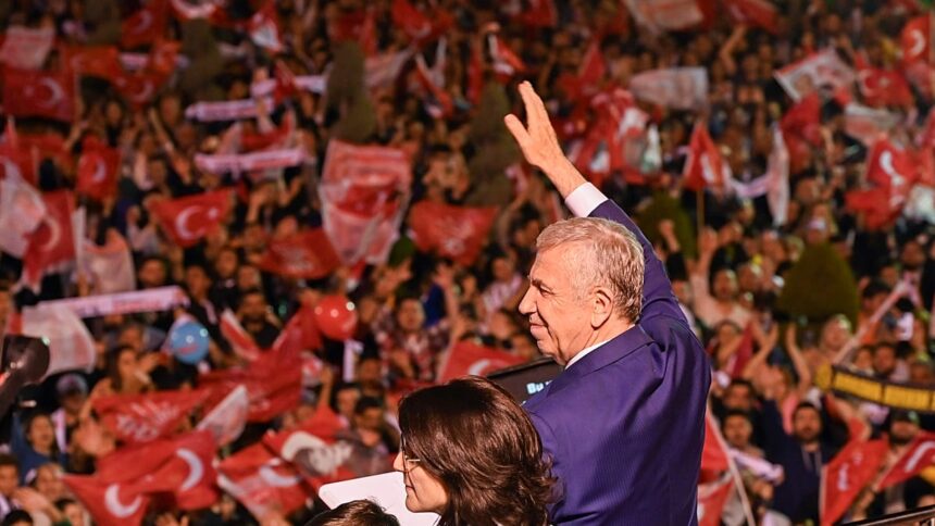 CHP'de İstifa Süreci Derinleşiyor: Mansur Yavaş'ın Ardından 7 Belediye Başkanı Daha Ayrıldı