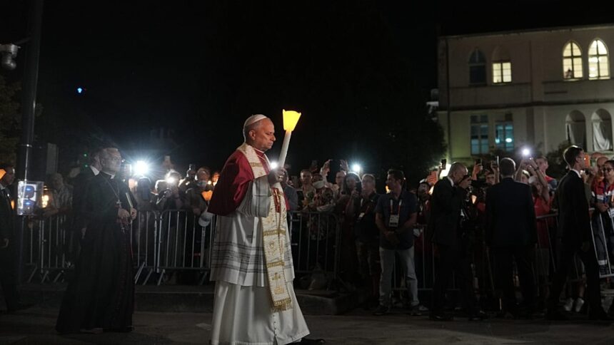 Papa Franciscus Fransa Ziyaretini Lourdes’te Düzenlenen Dev Ayinle Tamamladı