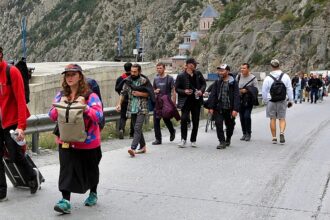 Rusya'da Seçim Sonrası Seferberlik Endişesi: Yurt Dışına Göç Taleplerinde Büyük Artış