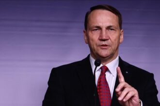 Polonya Dışişleri Bakanı Sikorski'den 'Kriz Hazırlığı' Açıklaması: Evinde Stok Yapıyor