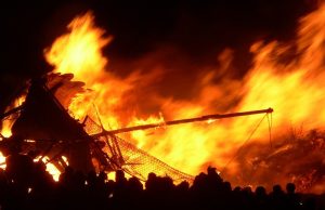 Viking Cenaze Törenlerinde Ateşli Ok Efsanesi: Arkeolojik Gerçekler Ne Söylüyor?