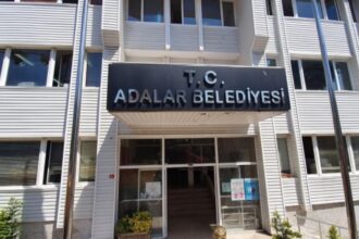 Adalar Belediyesi'nde Başkan Vekilliği Seçimi Sonuçlandı: Kemal Türkyılmaz Göreve Geldi