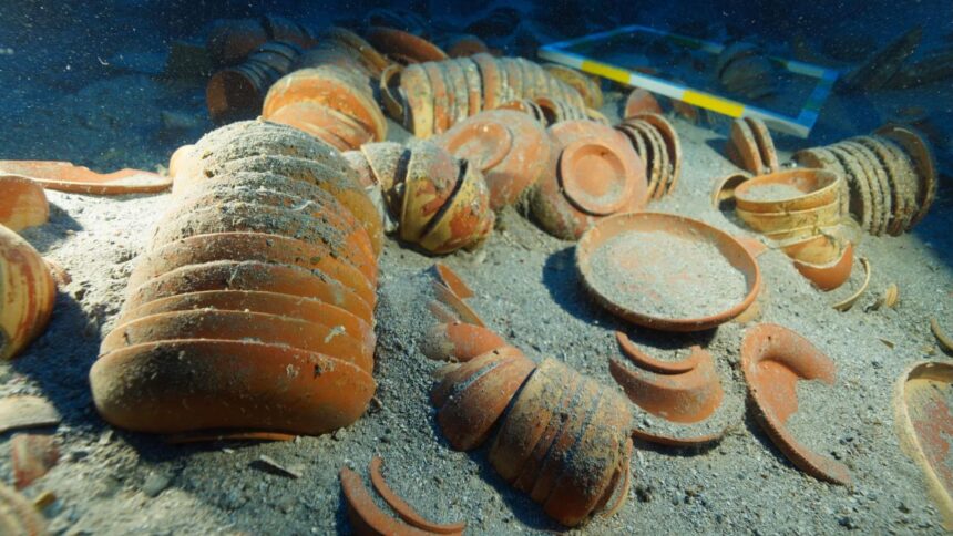 Antalya Açıklarında 2 Bin 100 Yıllık Antik Sofra Takımı Bulundu