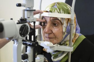 Yapay Zeka Retinadan Yaş Tahmini Yapabiliyor: Biyolojik Yaşın Yeni Göstergesi