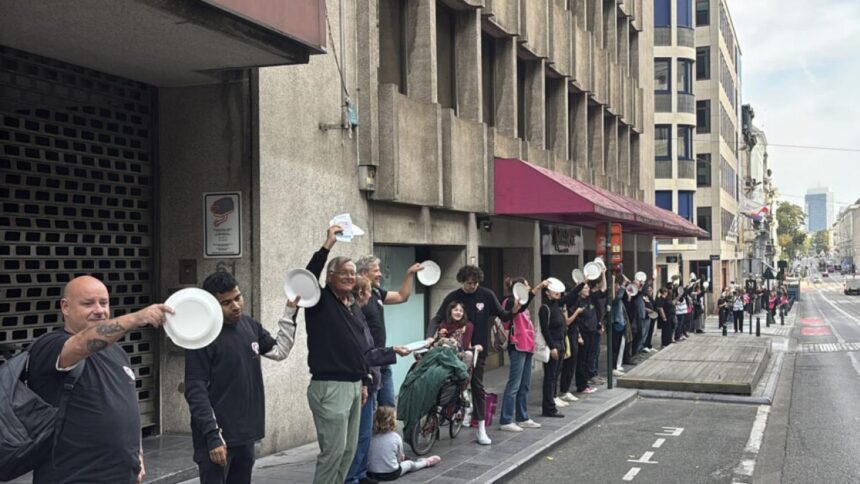 Belçika'da Gıda Güvencesizliği: 'Boş Tabak' Eylemiyle Sosyal Yardımlara Dikkat Çekildi
