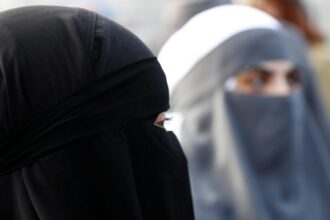İspanya'nın Lleida Kentinde Kamusal Alanda Yüz Örtme Yasağı Kararı
