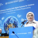 Emine Erdoğan'dan Dijital Güvenlik Çağrısı: Çocuklar Hedef Kitle Haline Getirildi