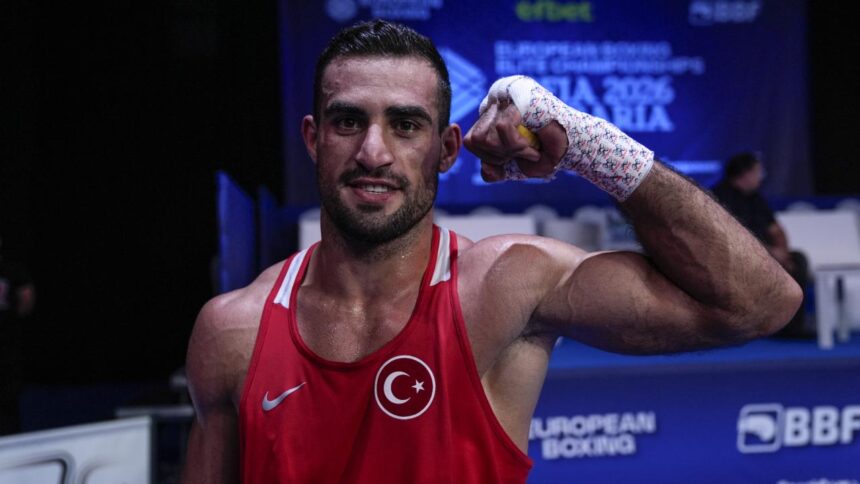 Milli Boksör Emrah Yaşar Avrupa Şampiyonası'nda Finalde