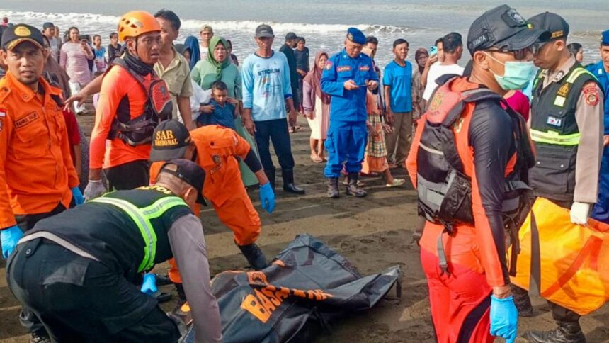 Endonezya'da Feribot Faciası: 52 Kişinin Cansız Bedenine Ulaşıldı