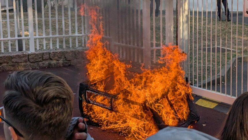 Fransa'da Eğitim Reformu Protestolarında Gerginlik: 10 Yaralı