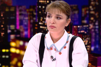 Gonca Vuslateri Sosyal Medyaya Ara Verdi