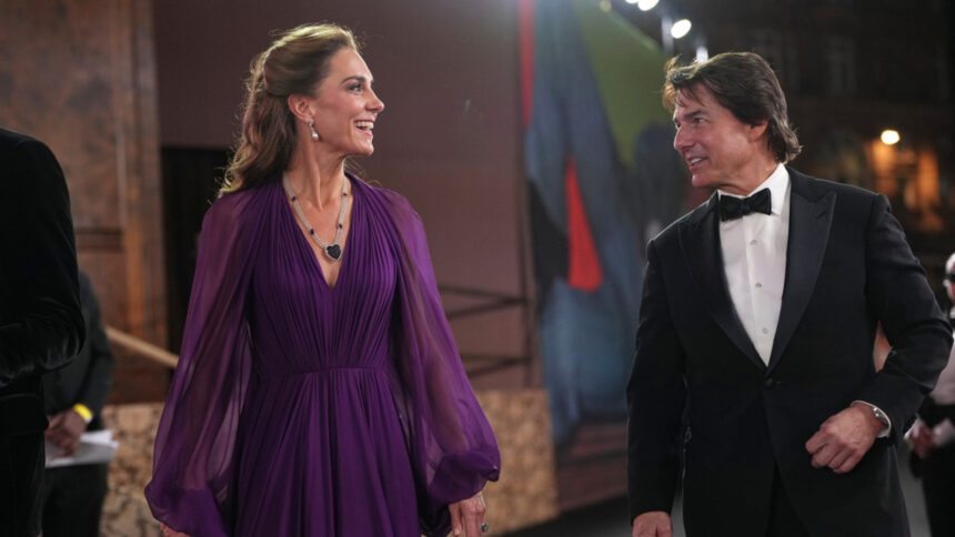 İngiliz Kraliyet Ailesi ve Tom Cruise Londra’daki Film Galasında Bir Araya Geldi
