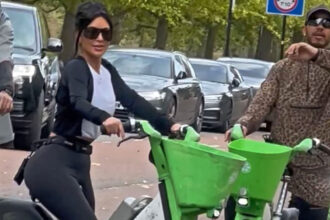 Kim Kardashian ve Lewis Hamilton Londra'da Bisiklet Turunda Görüntülendi