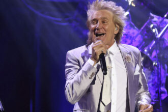 Müzik Dünyasında Sarsıcı Karar: Rod Stewart 60 Yıllık Kariyerine Nokta Koyuyor
