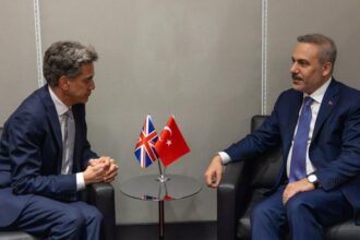 Dışişleri Bakanı Hakan Fidan, İngiliz Mevkidaşı Miliband ile New York'ta Bir Araya Geldi