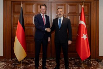 Dışişleri Bakanı Hakan Fidan, Almanya'nın Kuzey Ren-Vestfalya Eyaleti Başbakanı Wüst ile Bir Araya Geldi