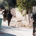 Batı Şeria'da Askeri Baskın: İki Filistinli Gözaltına Alındı