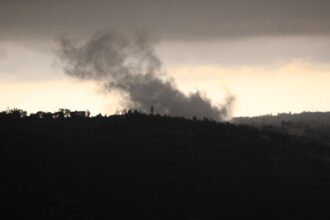 Lübnan'da Ateşkes İhlalleri: İsrail Ordusu Güneydeki Yerleşimleri Hedef Almaya Devam Ediyor