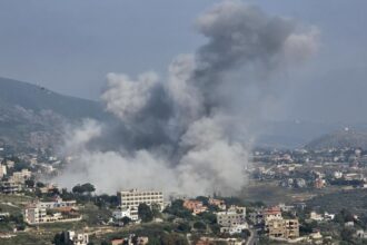 İsrail Ordusu Lübnan'ın Güneyindeki Yerleşim Birimlerine Hava Saldırısı Düzenledi