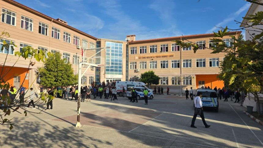 Manisa'da Okul Çıkışında Silahlı Saldırı: 11 Öğrenci Yaralandı