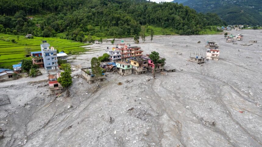 Nepal'de Sel Felaketi: Can Kaybı 1451'e Ulaştı
