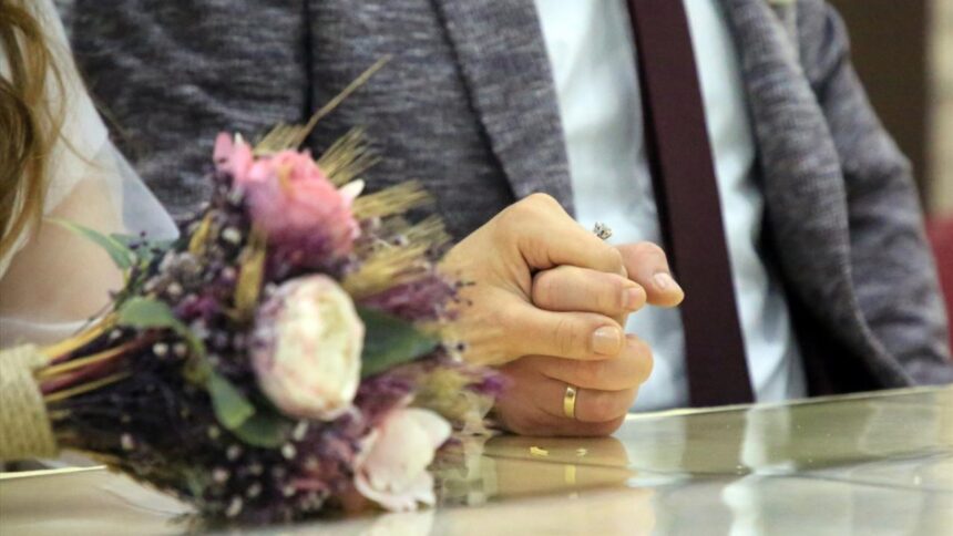 Aile ve Gençlik Fonu'ndan Genç Çiftlere 2 Milyar Lirayı Aşkın Destek