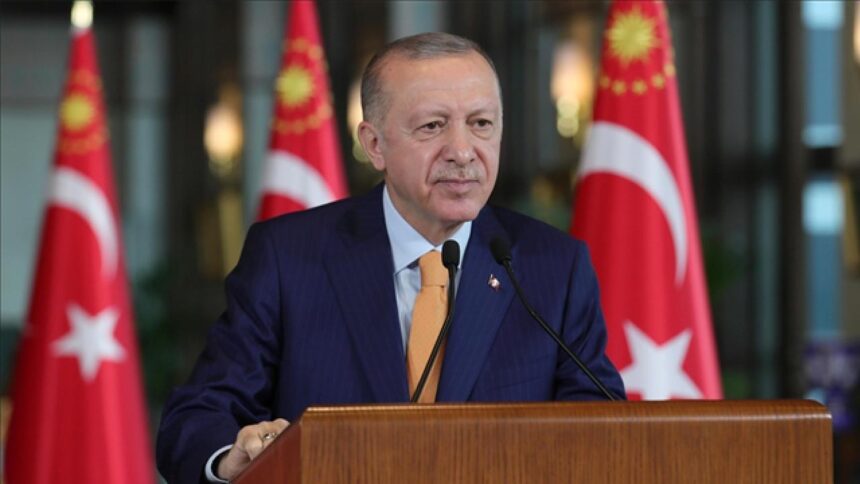 Cumhurbaşkanı Erdoğan'dan Dil Vurgusu: Dilimize Sahip Çıkmak Geleceğimize Sahip Çıkmaktır