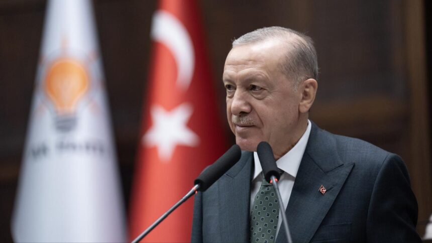 Milli Boksör Busenaz Sürmeneli'ye Cumhurbaşkanı Erdoğan'dan Tebrik