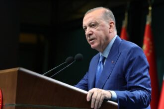 Cumhurbaşkanı Erdoğan'dan Yolsuzluk ve Usulsüzlük Uyarısı: Devlet Karşınızda Olacak