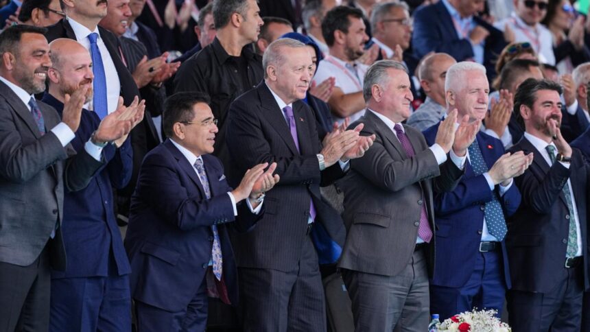 Cumhurbaşkanı Erdoğan Yağlı Güreş Cumhurbaşkanlığı Kupası Finalini Takip Etti