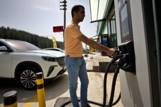 Türkiye'de Elektrikli Araç Şarj İstasyonlarında Rekor Artış: Ağustos Verileri Açıklandı