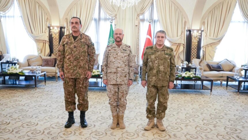 Genelkurmay Başkanı Orgeneral Bayraktaroğlu Riyad'daki Savunma Zirvesine Katıldı