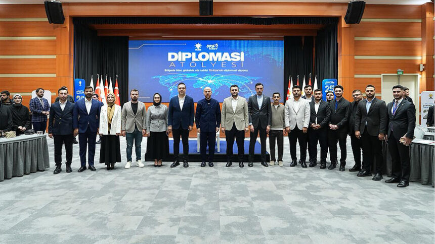 Bilal Erdoğan Diplomasi Atölyesi'nde Gençlerle Buluştu