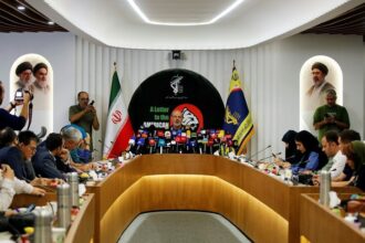 İran Devrim Muhafızları'ndan ABD Halkına 25 Sayfalık Mektup Hazırlığı