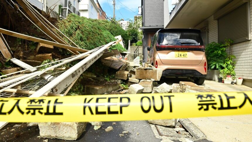Japonya'yı Vuran Dujuan Tayfunu'nda Can Kaybı Artıyor
