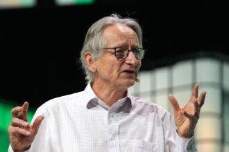 Nobel Ödüllü Bilim İnsanı Geoffrey Hinton'dan Yapay Zeka İçin Kritik 'Zaman Daralıyor' Uyarısı