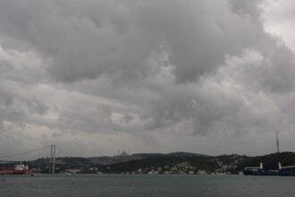 İstanbul'da Sağanak Yağış Etkisini Sürdürüyor: Ulaşımda Aksamalar Yaşanıyor