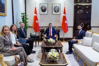 Cumhurbaşkanı Yardımcısı Yılmaz'dan Diplomatik Temaslar: AB ve Üç Ülke Büyükelçisi ile Görüşme