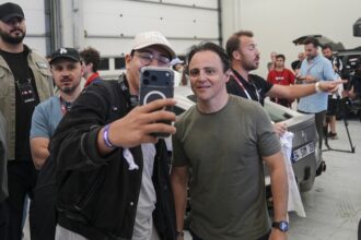 Formula 1 Efsanesi Felipe Massa İstanbul Park'ta Hayranlarıyla Buluştu