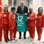 Cumhurbaşkanı Erdoğan, Türkiye Özel Sporcular Spor Federasyonu Heyetini Kabul Etti