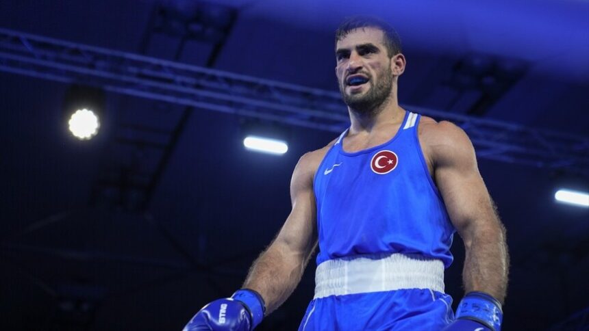 Milli Boksör Emrah Yaşar Avrupa Şampiyonu Oldu