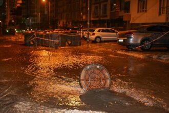 Ankara'da Şiddetli Sağanak Hayatı Felç Etti: Bazı Binaları Su Bastı