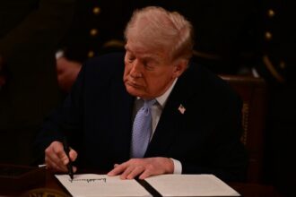 ABD Başkanı Trump, Rusya'ya Yönelik Yeni Yaptırım Tasarısını İmzaladı