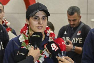 Avrupa Boks Şampiyonası'nda Tarihi Başarı: Milli Boksörler Yurda Döndü