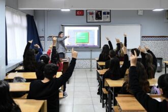 Türkiye'de Beklenen Eğitim Süresi 2025 Yılında 16,8 Yıla Ulaştı