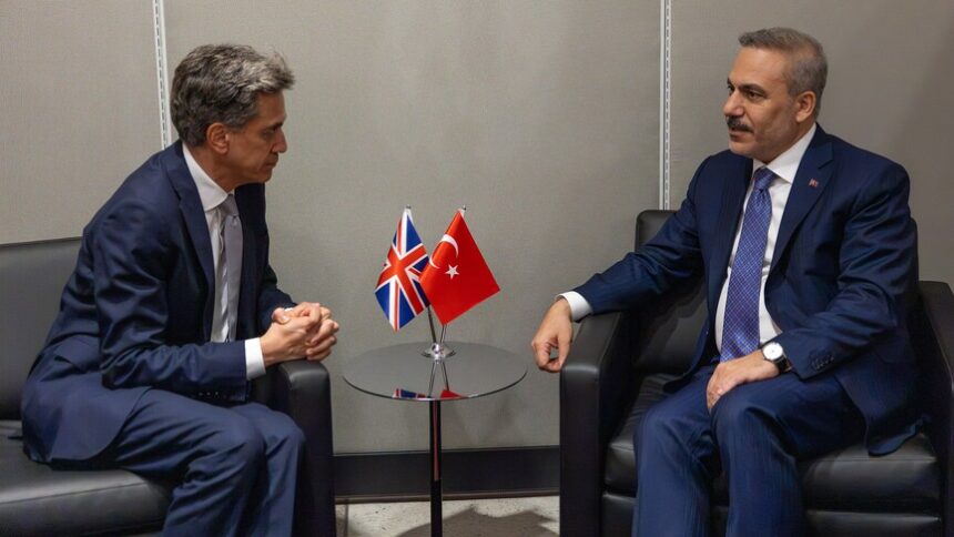 Dışişleri Bakanı Fidan, İngiliz Mevkidaşı Miliband ile New York'ta Görüştü