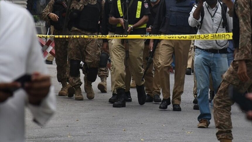 Pakistan'da Cami Yakınında Şiddetli Patlama: Çok Sayıda Ölü ve Yaralı Var