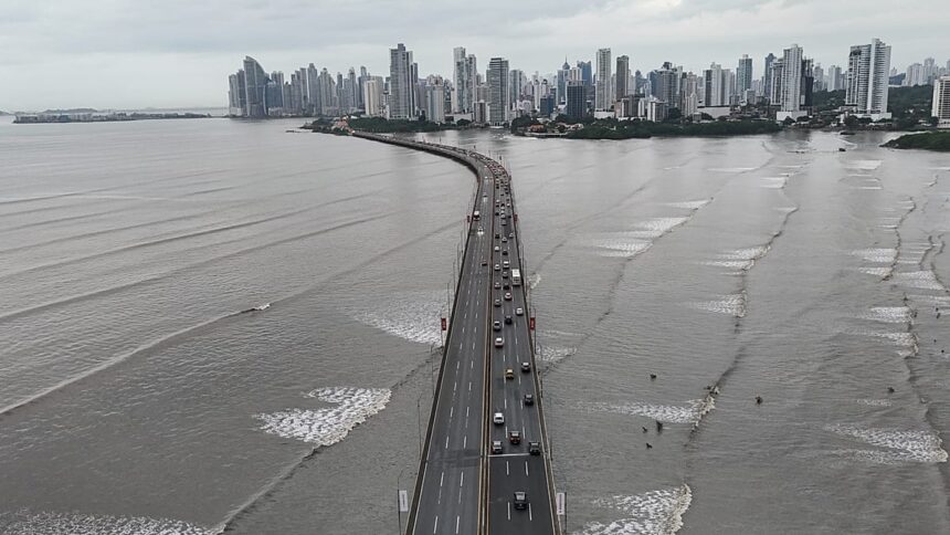 Panama'da 7,6 Büyüklüğünde Şiddetli Deprem: Tsunami Uyarısı Verildi