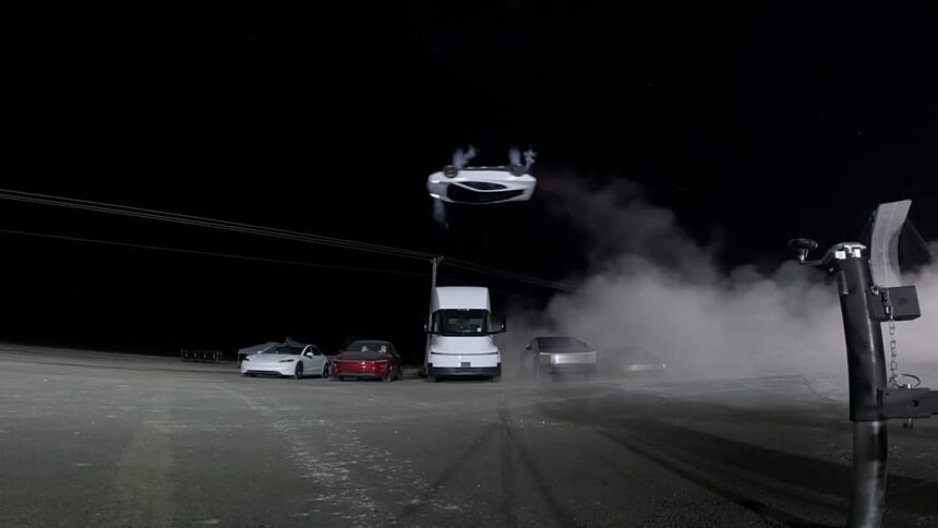 Elon Musk Havada Uçabilen Yeni Nesil Tesla Roadster'ı Teksas'ta Tanıttı