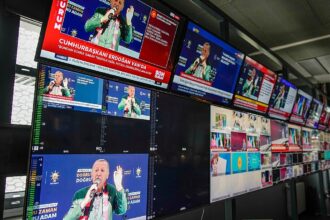 Halk TV Merkez Binasına Polis Müdahalesi ve Kayyum Ataması
